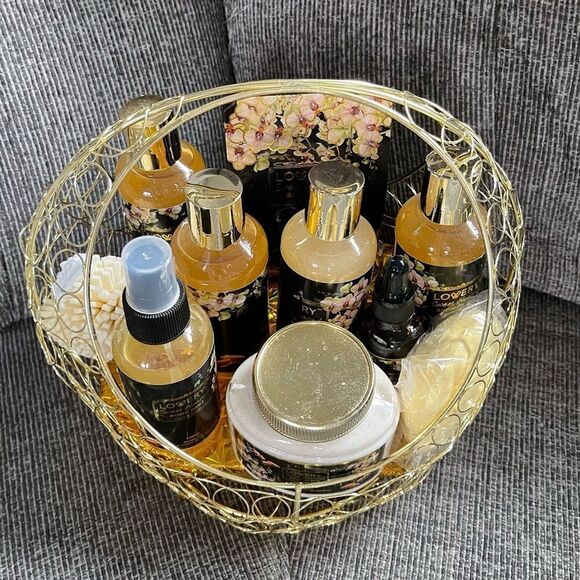 Lovery sweet almond bath gift set bath scrubs soaps and lotion - Picture 12 of 12